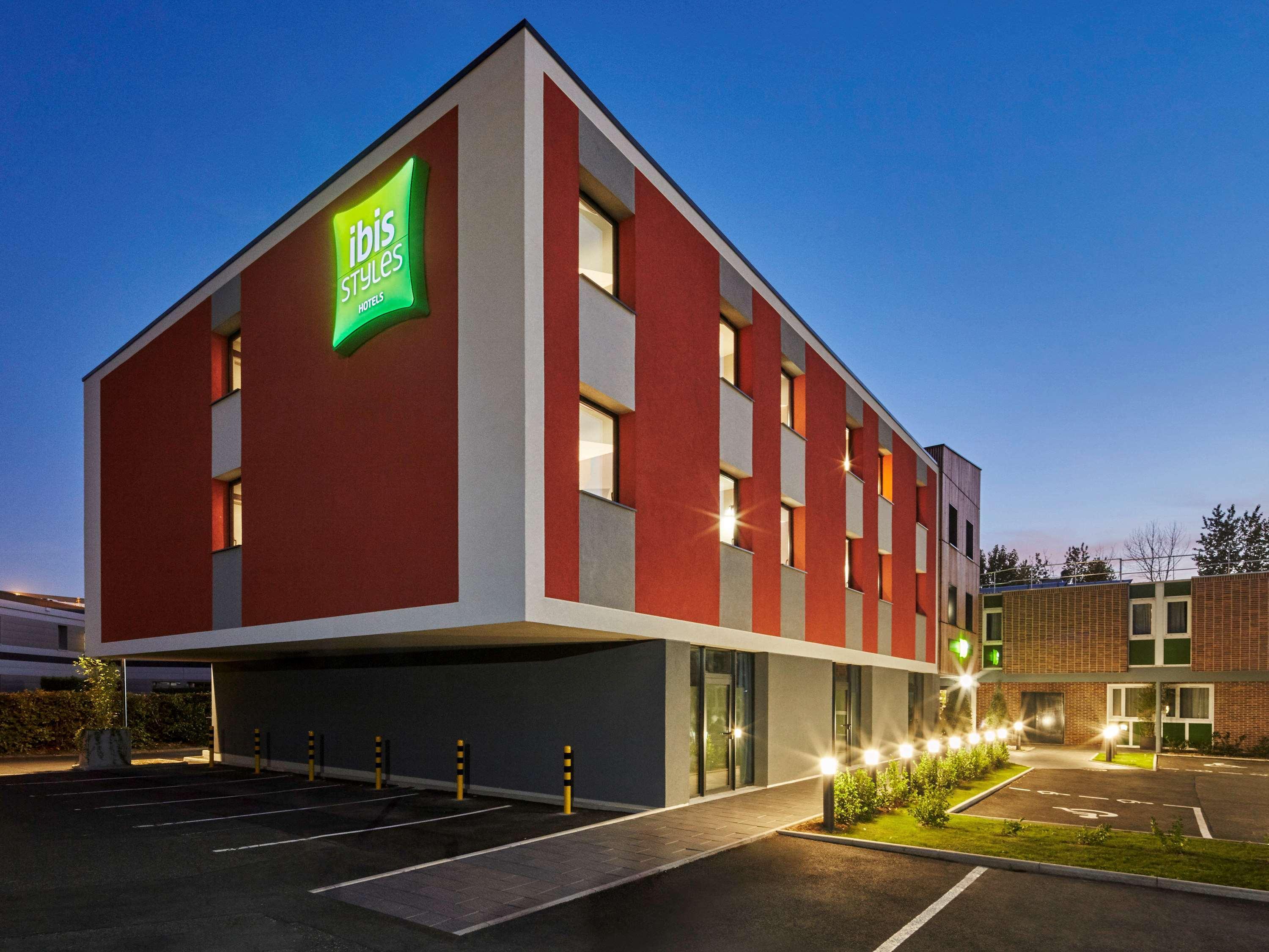 Ibis Styles Evry Lisses Hotel Екстериор снимка